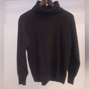 Uniqlo Women's Black Turtleneck Sweater